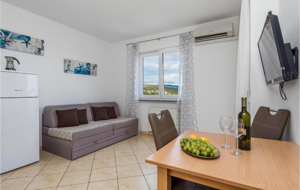 Volosko Apartment | Nice Apartment In Volosko With Kitchen