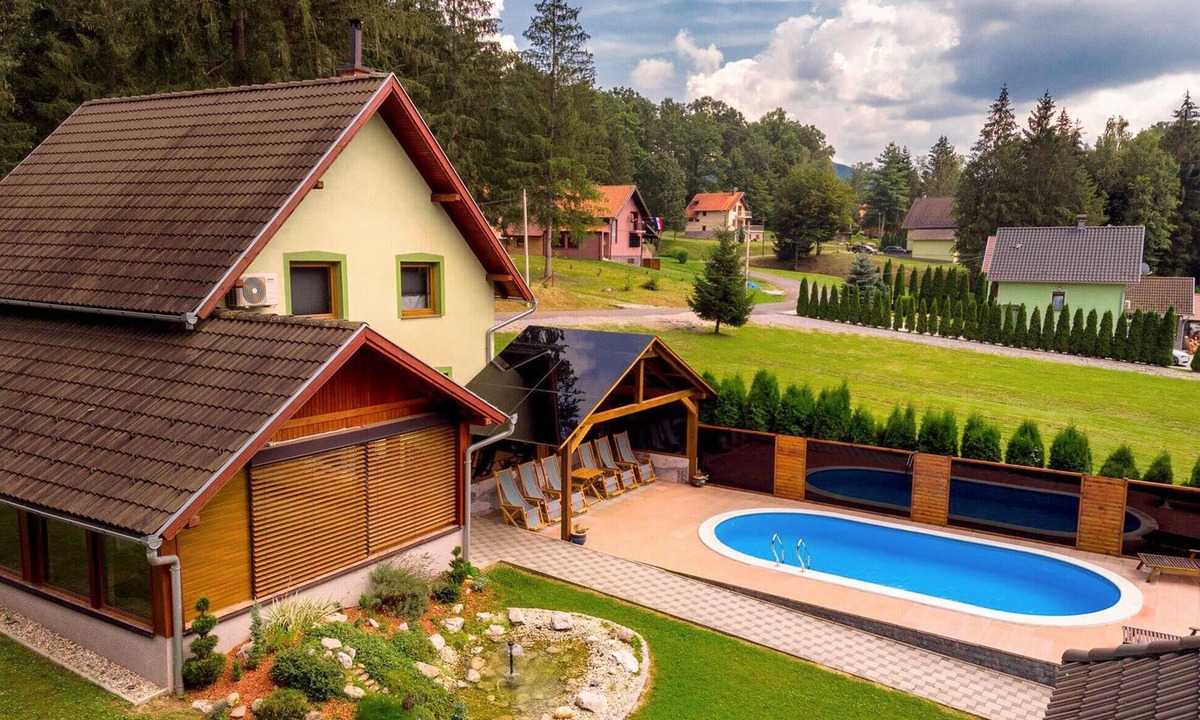 Brestovac House | Nice home in Brestovac with sauna