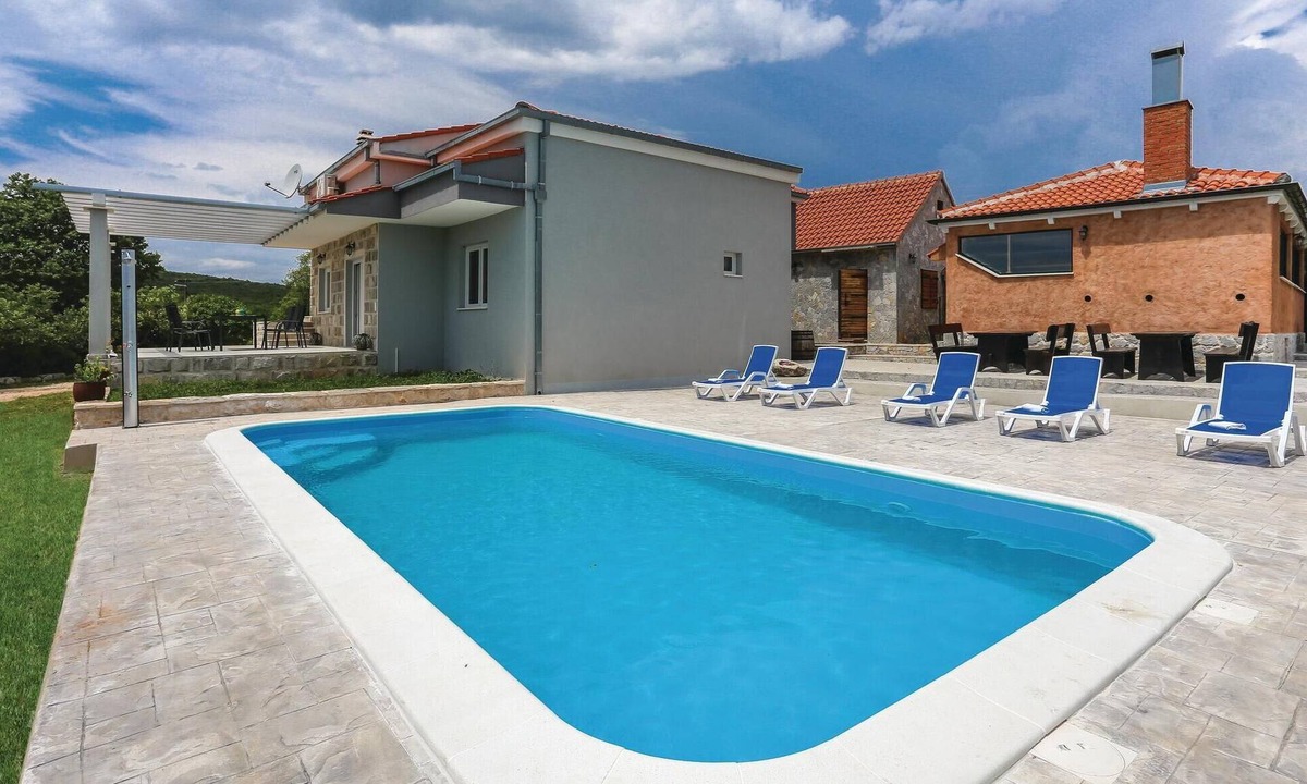 Klis House | Nice home in Dugogabe