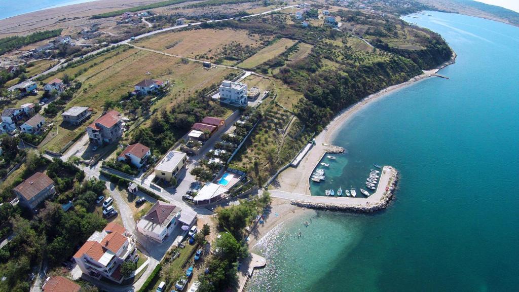 Rtina Hostel | Odmoree Camping