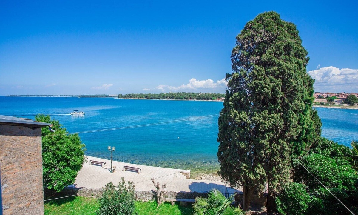 City Center Apartment | Old Town Apartment with Sea View in Poreč