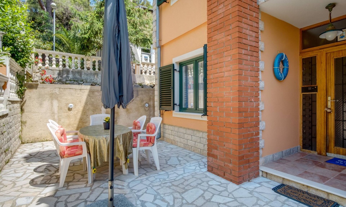 Cove Murtar Apartment | One bedroom apartment near beach Mali Lošinj, Lošinj (A-5391-c)