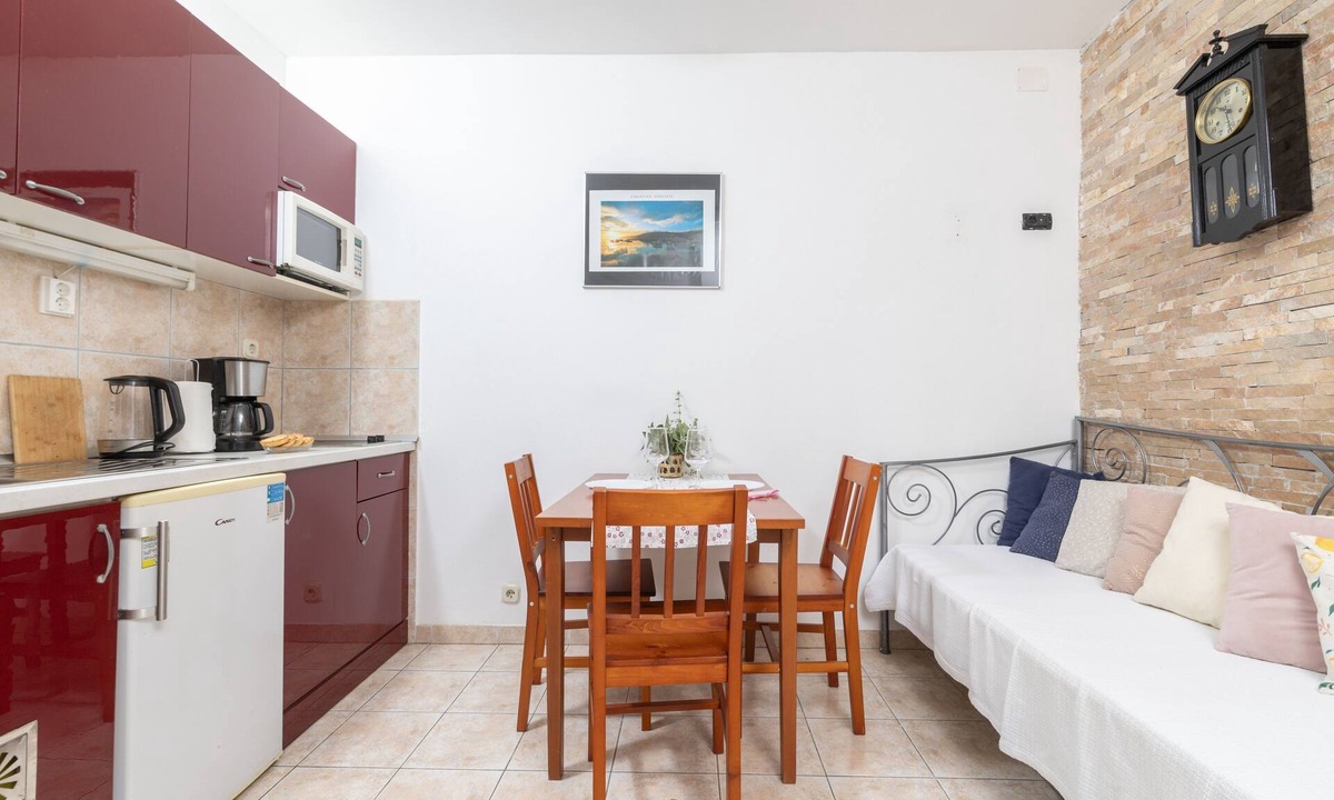 Stari Grad Apartment | One bedroom apartment with a swimming pool Stari Grad, Hvar (A-22629-d)