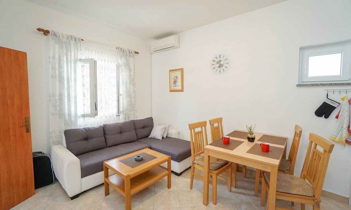Basanija Apartment | One bedroom apartment with terrace Bašanija, Umag (A-27195-c)