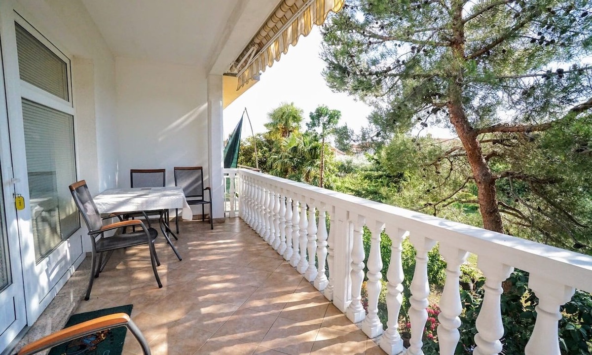 Basanija Apartment | One bedroom apartment with balcony Bašanija, Umag (A-27187-b)