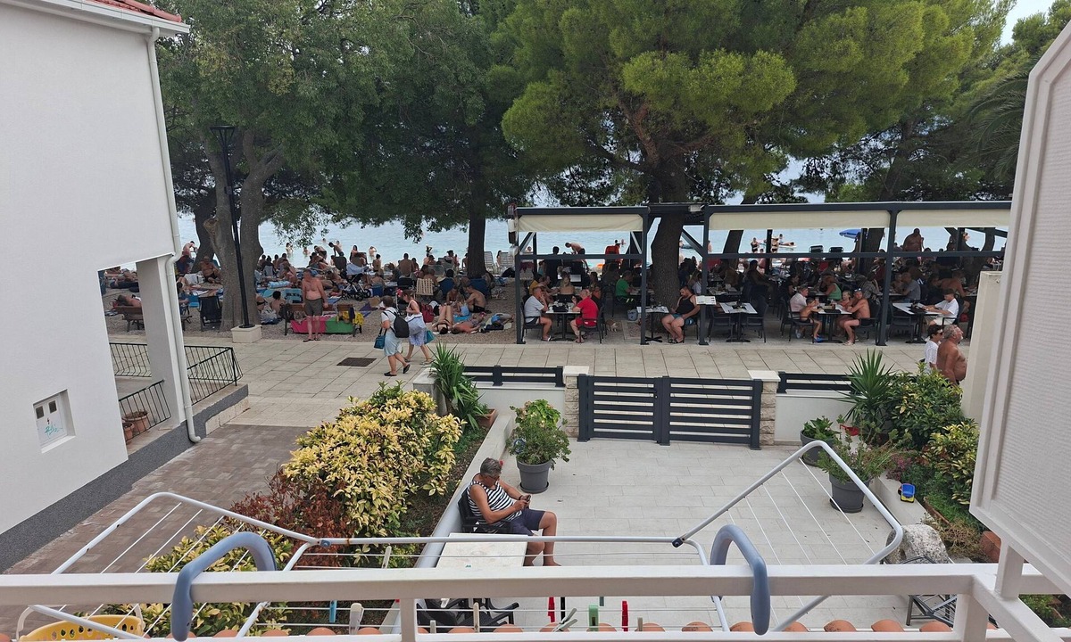 Drvenik Apartment | One bedroom apartment near beach Drvenik Donja vala (Makarska) (A-6658-c)