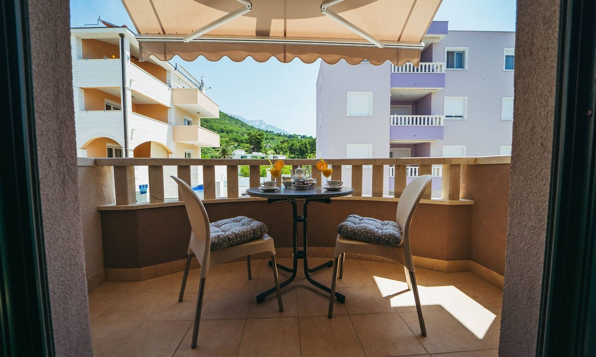 Promajna Apartment | One bedroom apartment with a swimming pool Promajna, Makarska (A-6849-b)