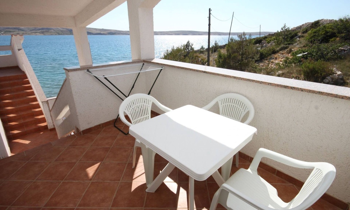 Kustici Apartment | One bedroom apartment near beach Kustići, Pag (A-6376-d)