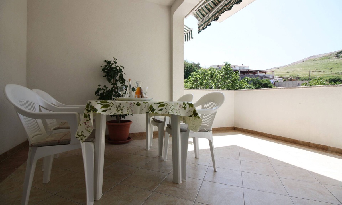 Metajna Apartment | One bedroom apartment near beach Metajna, Pag (A-6486-g)