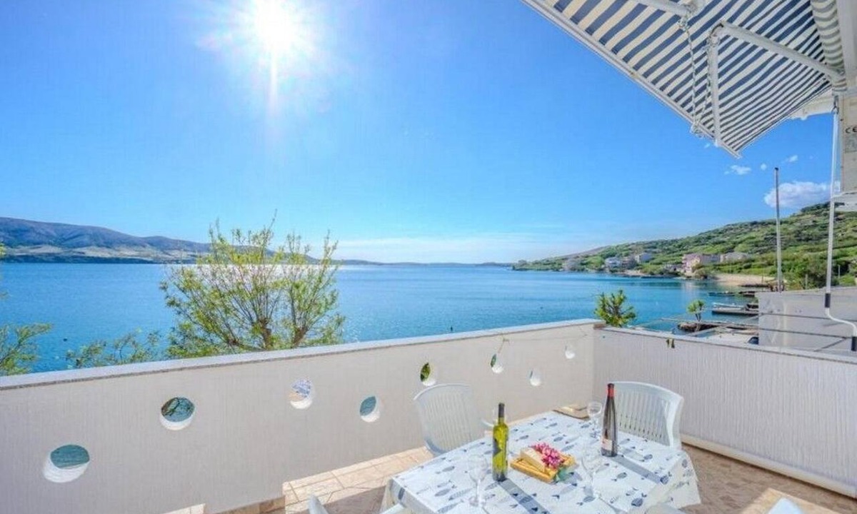 Metajna Apartment | One bedroom apartment near beach Metajna, Pag (A-6289-f)