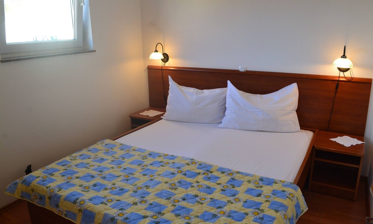 Turanj Apartment | One bedroom apartment near beach Turanj, Biograd (A-25849-e)