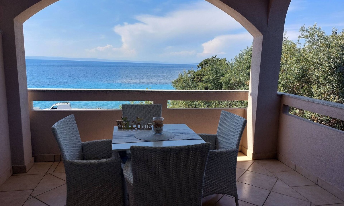 Lun Apartment | One bedroom apartment near beach Lun (Pag) (A-3320-e)