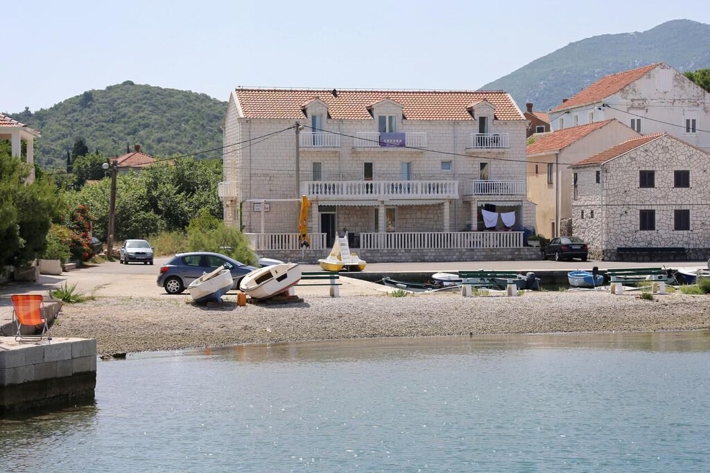 Hodilje Apartment | One bedroom apartment near beach Hodilje, Pelješac (A-10234-a)