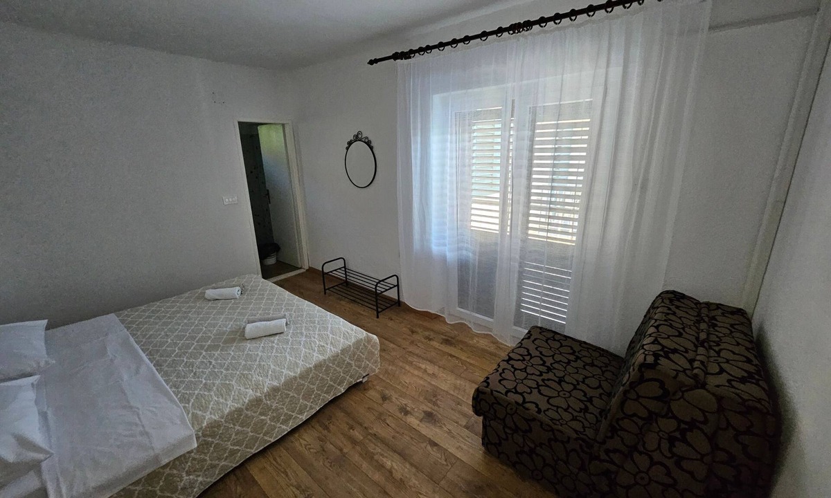 Zavala Apartment | One bedroom apartment with balcony and sea view Zavala, Hvar (A-128-f)