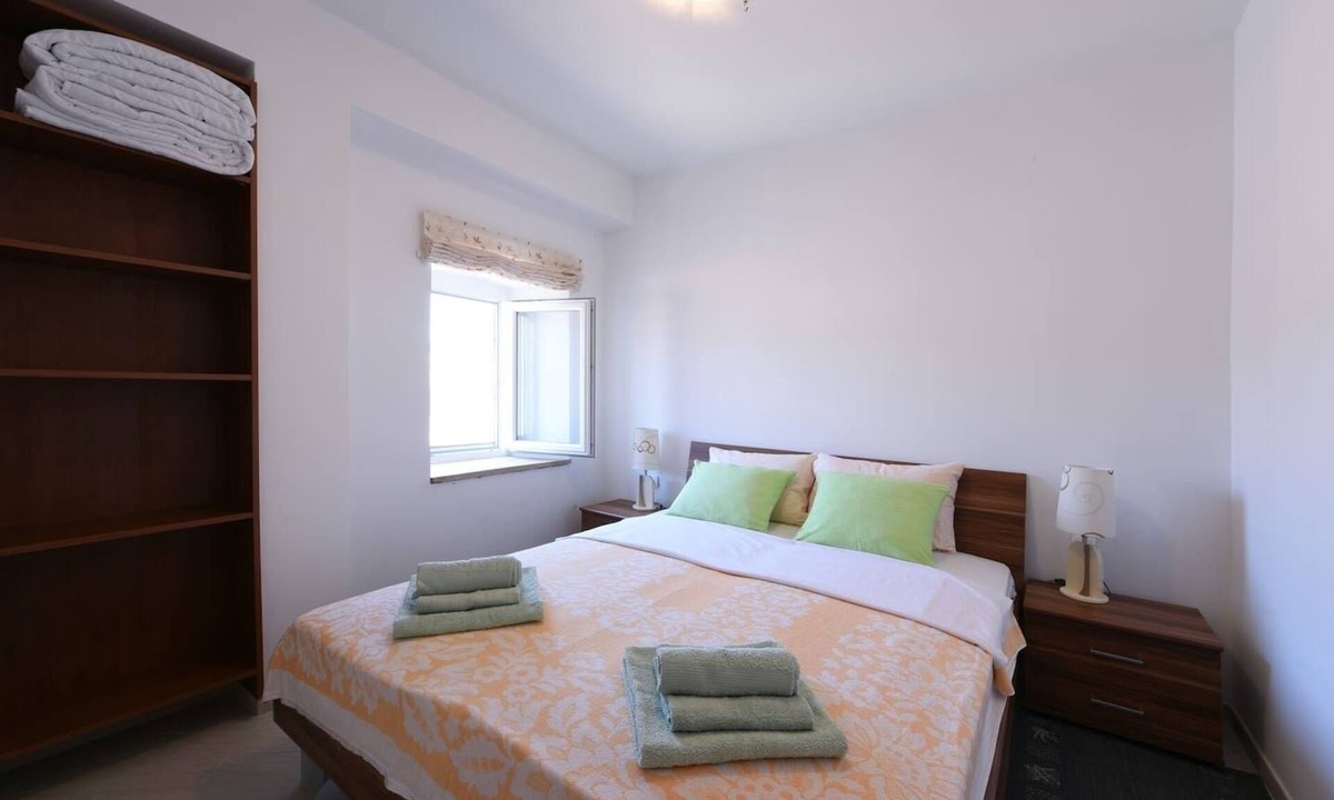 Zaton Apartment | One bedroom apartment with terrace Zaton, Krka (A-25545-b)