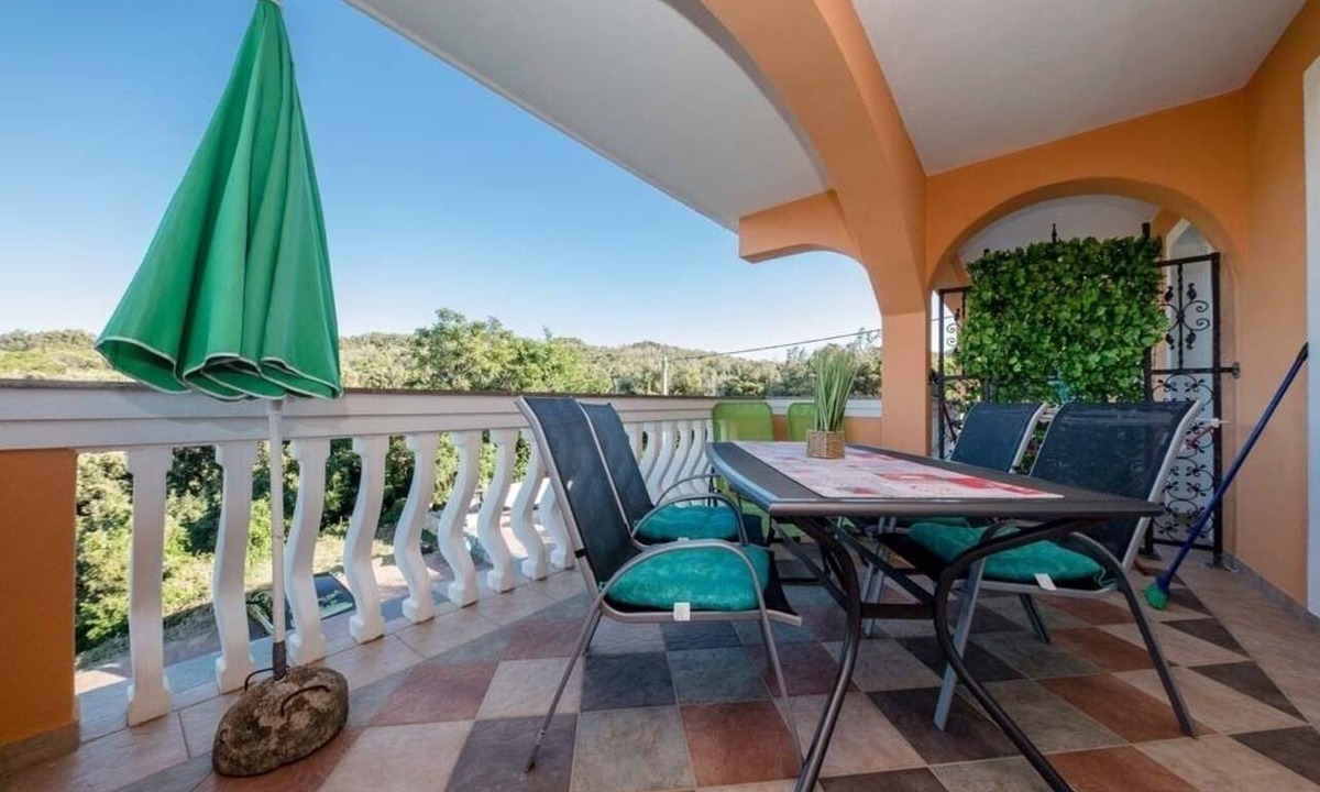 Rab Town Apartment | One bedroom apartment with terrace and sea view Supetarska Draga - Gonar, Rab (A-27566-b)