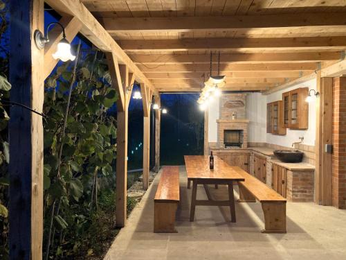 Destrnik House | Papa Franks House