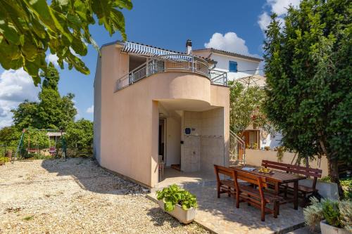 Kavran Apartment | Peaceful Retreat Apartments with Terrace