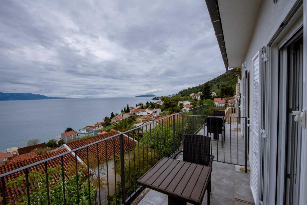Brist House | Pension Kathi