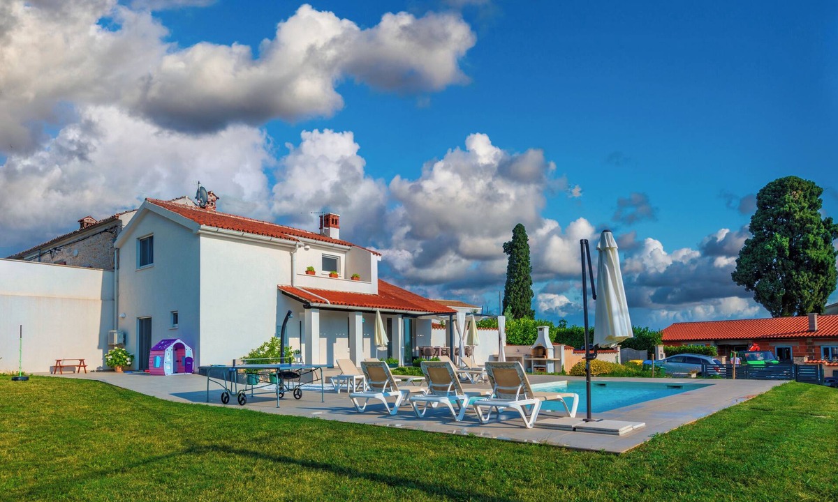 Butkovici House | Perfect summer sunsets await you at Villa Kati Bati