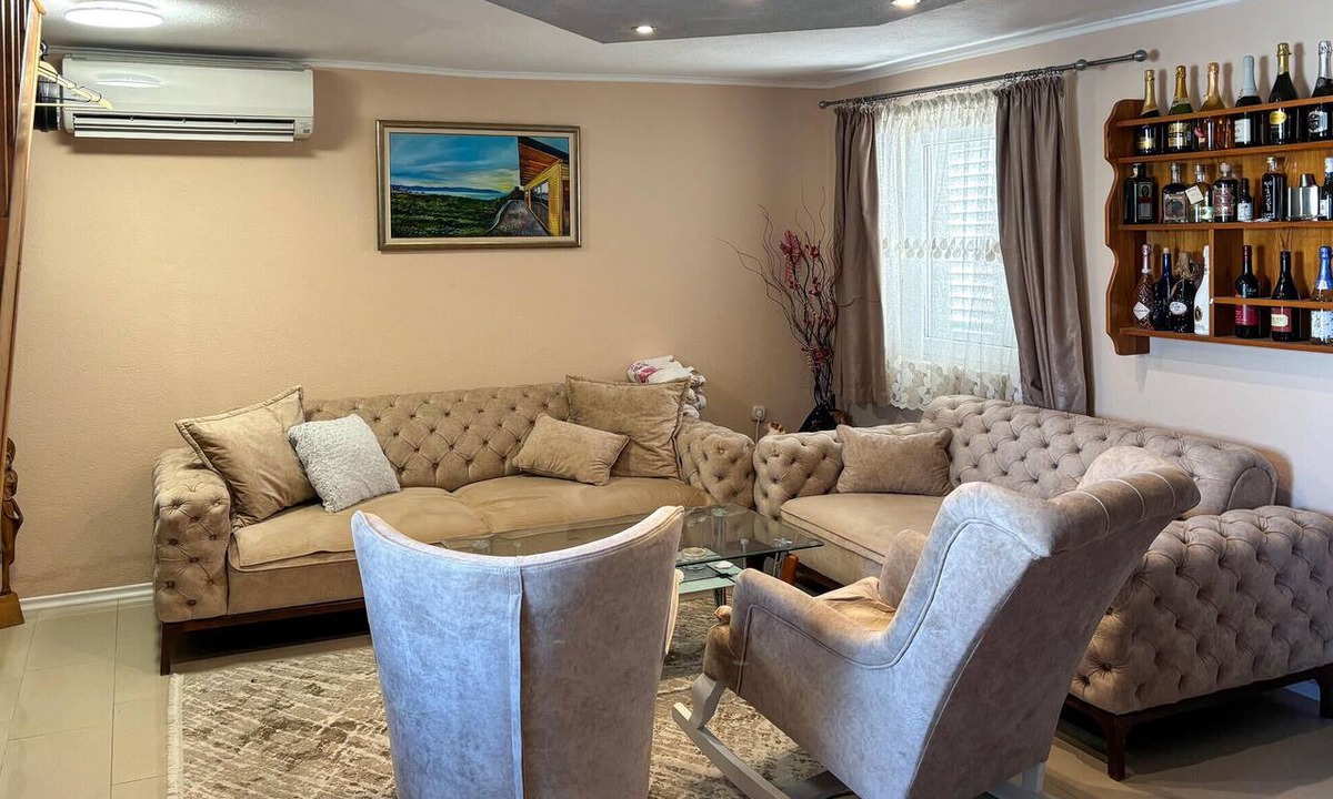 Slivno House | Pet friendly home in Lovorje