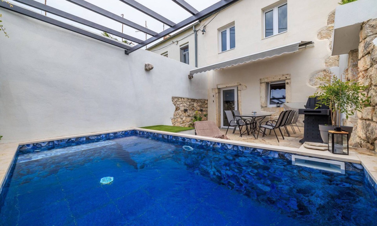 Grizane House | Picturesque stone house with private pool, BBQ, washing machine, loungers, air-conditioned bedrooms