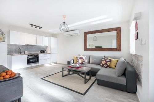 Babino Polje Apartment | Polly Apartments with swimming pool