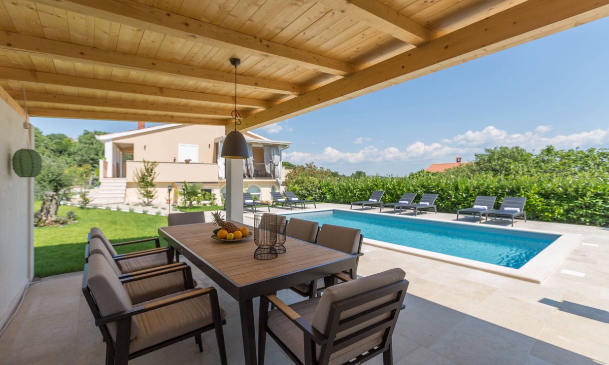 Musalez Condo | Pool, Garden, Air-conditioned, Panoramic sea view, Family-friendly