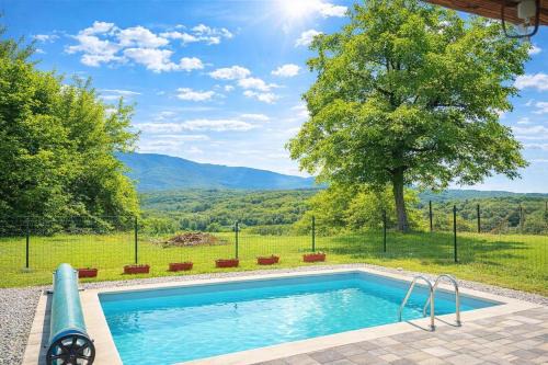 Oroslavje House | Pool House Green View/w Jacuzzi & Garden - Happy Rentals