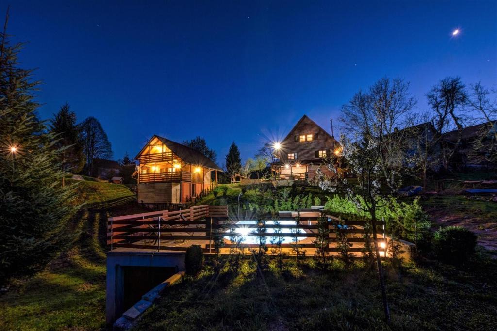 Brod Moravice House | Pool & Wellness Twin Chalets Zavrh