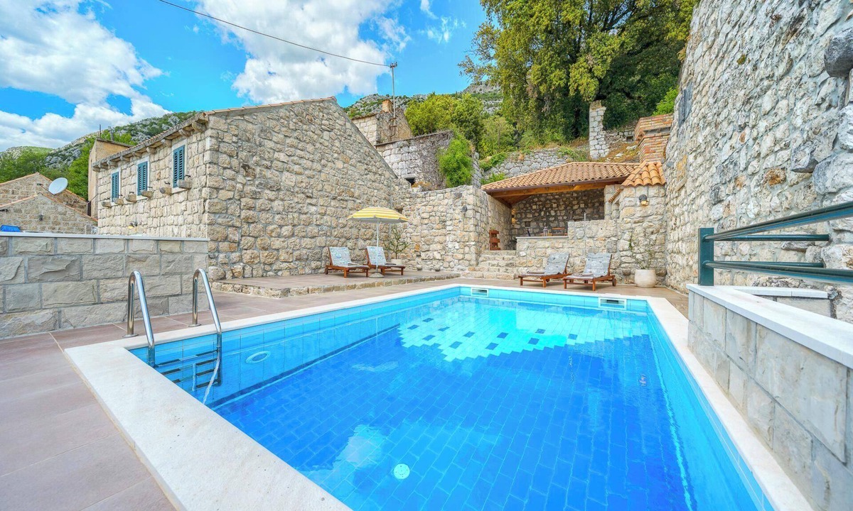 Mihanici Villa | Pretty Stone Cottage with a Private Pool in the Konavle Valley - 30mins from Dubrovnik!
