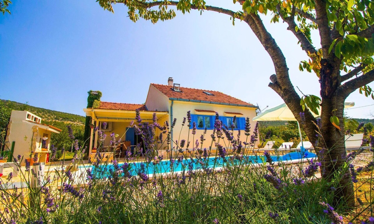 Krusvar House | Romantisches Haus in Krušvar mit privatem Pool by Interhome