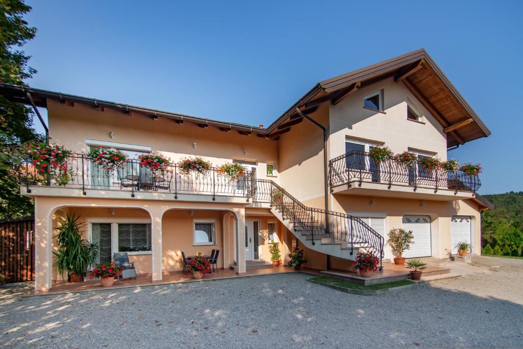 Podgrad House | Rooms Šajina