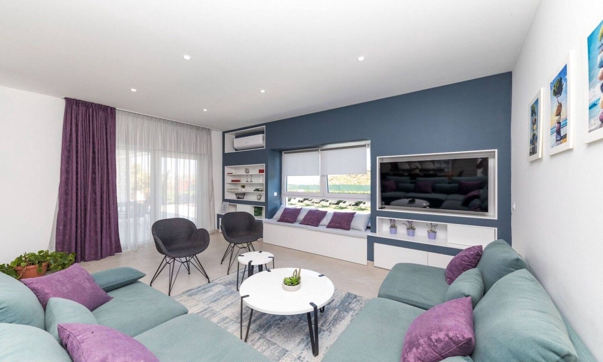 Municipality of Trogir Villa | Scenic Elegant Trogir Villa with Pool - Five Bedroom Villa