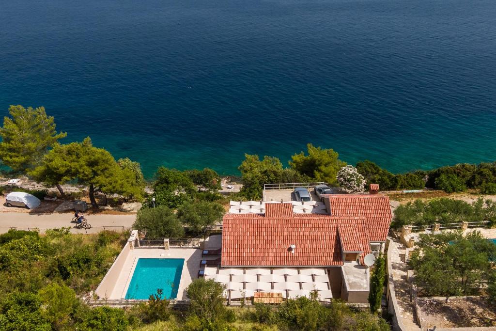 Prigradica Villa | Seafront Stone Villa