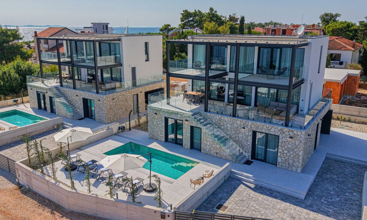 Privlaka Villa | Seafront Villa Serena with pool and seaview