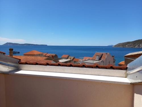Komiza Apartment | Seaview Suites Ondina