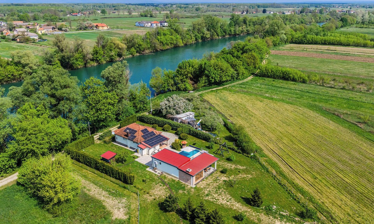 Karlovac House | Secluded Pool House Kupa/w Sauna & Jacuzzi, Banska Selnica, Croatia