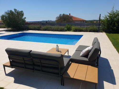 Sikici Apartment | Small house Tia with private pool
