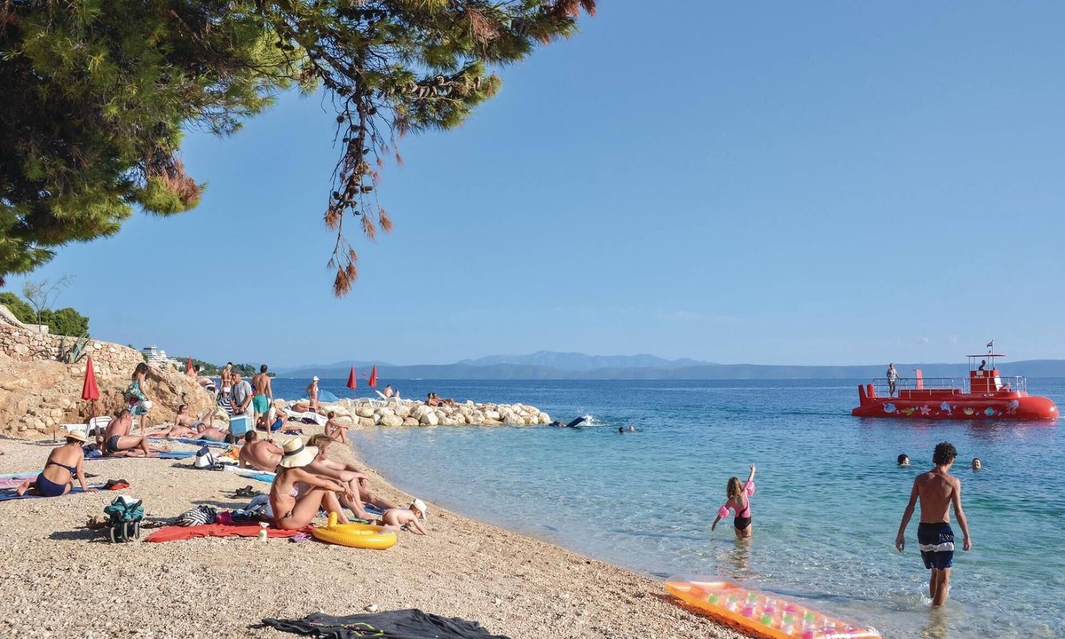 Podaca House | Spend your vacation in Podace, at the foot of the Biokovo mountain.