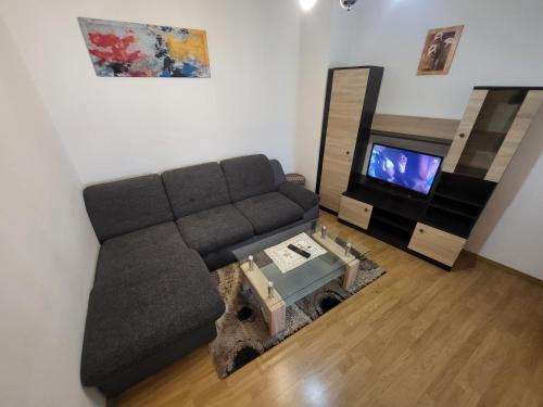 Prnjavor Apartment | Stan na dan Prnjavor, Gajba u centru