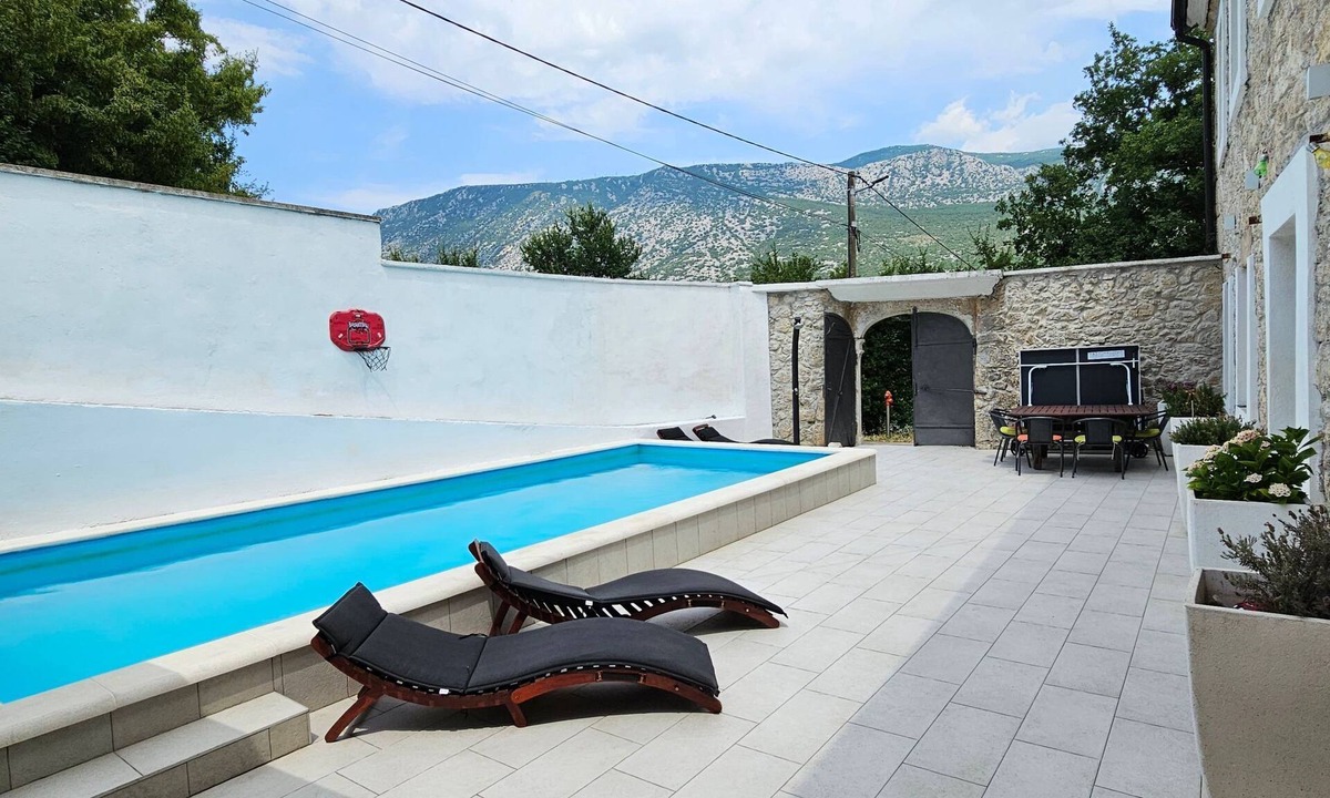 Tribalj House | Steinhaus mit privatem Außenpool by Interhome