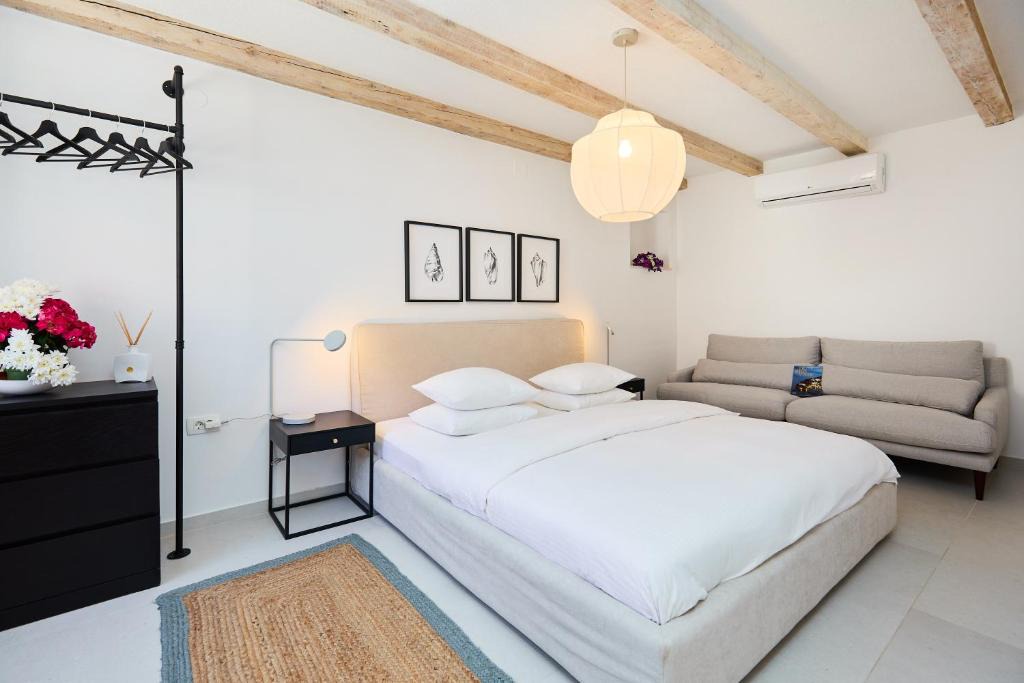 Pile Apartment | Stone Elegance