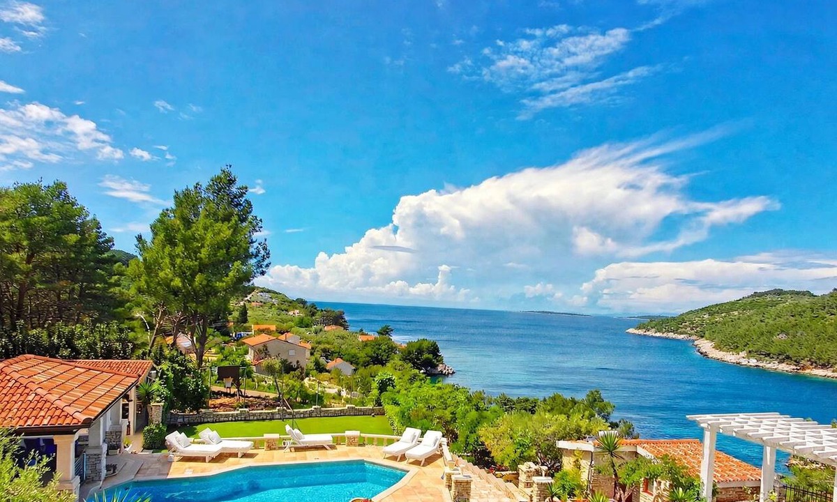 Vela Luka Resort | Stone House Villa Poplat – Private 7BR Estate with Sea-Water Pool, 50m to Sea