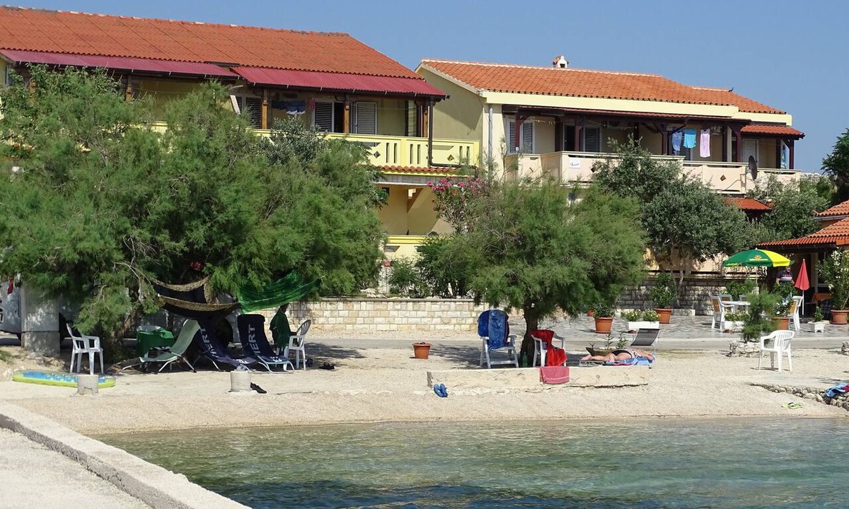 Kustici Apartment | Studio apartment, directly on the sea, mezzanine