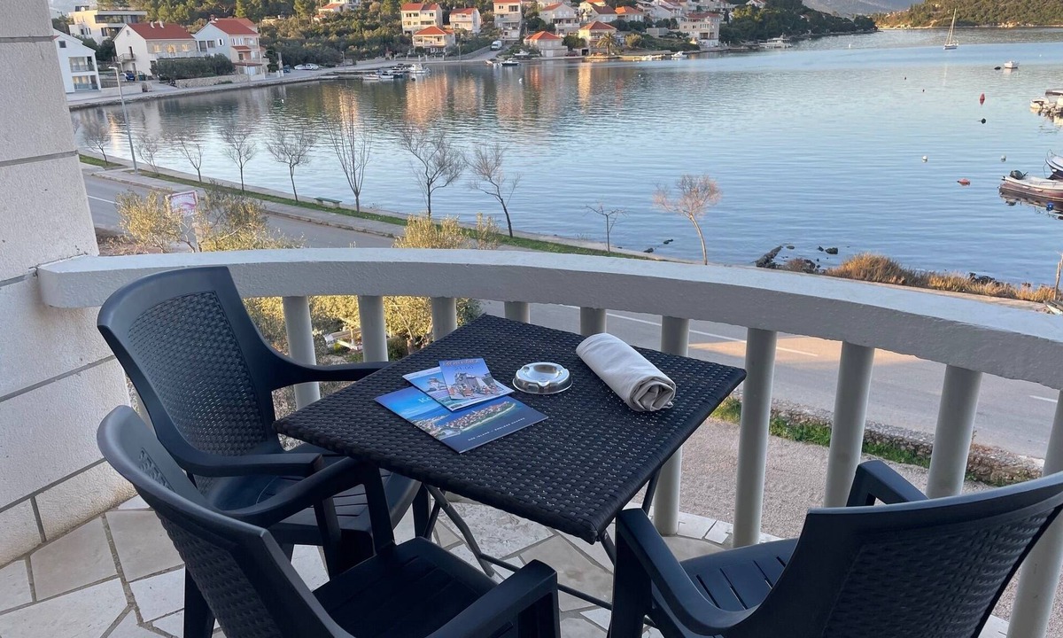 Lumbarda Apartment | Studio flat near beach Lumbarda, Korčula (AS-4385-d)