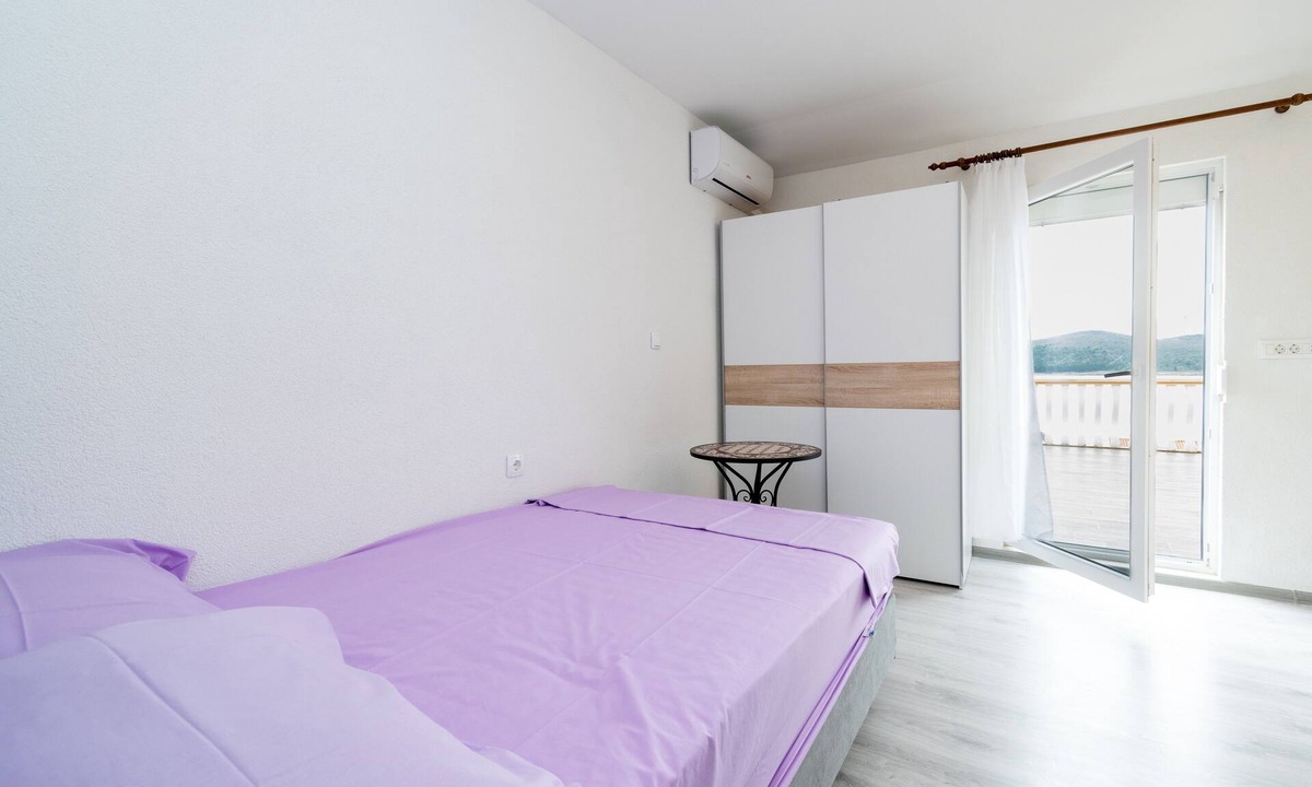 Posedarje Apartment | Studio flat with terrace and sea view Posedarje, Novigrad (AS-21123-a)