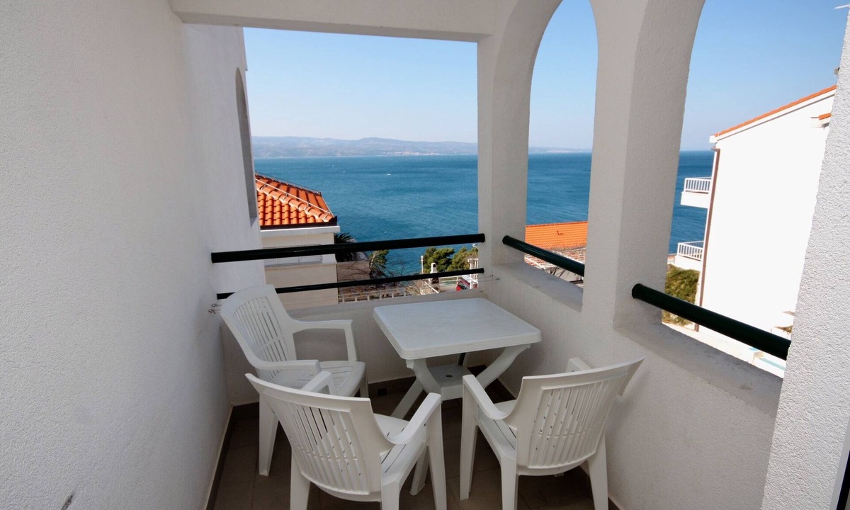 Tice Apartment | Studio flat with terrace and sea view Balića Rat, Omiš (AS-4868-g)