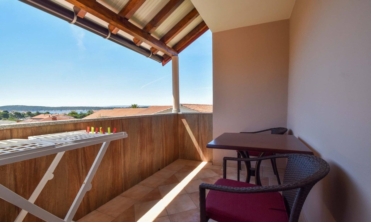 Banjol Apartment | Studio flat with terrace and sea view Banjol, Rab (AS-14134-a)