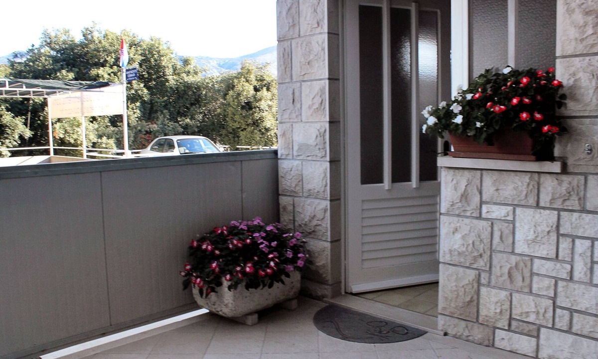 Zrnovo Apartment | Studio flat with terrace Cove Vrbovica, Korčula (AS-9225-a)